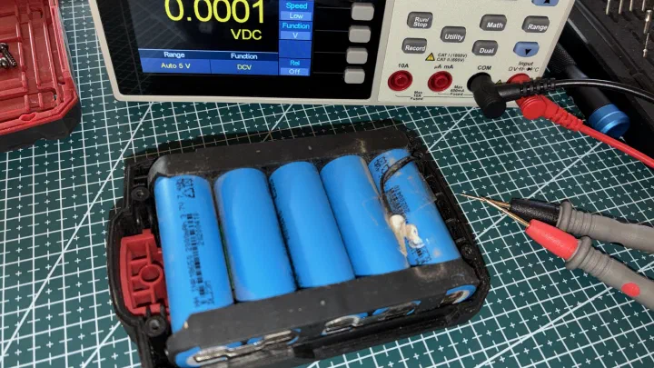 Defekter Walter 20V Li-Ion Akku – komplette Zerlegung, Messung