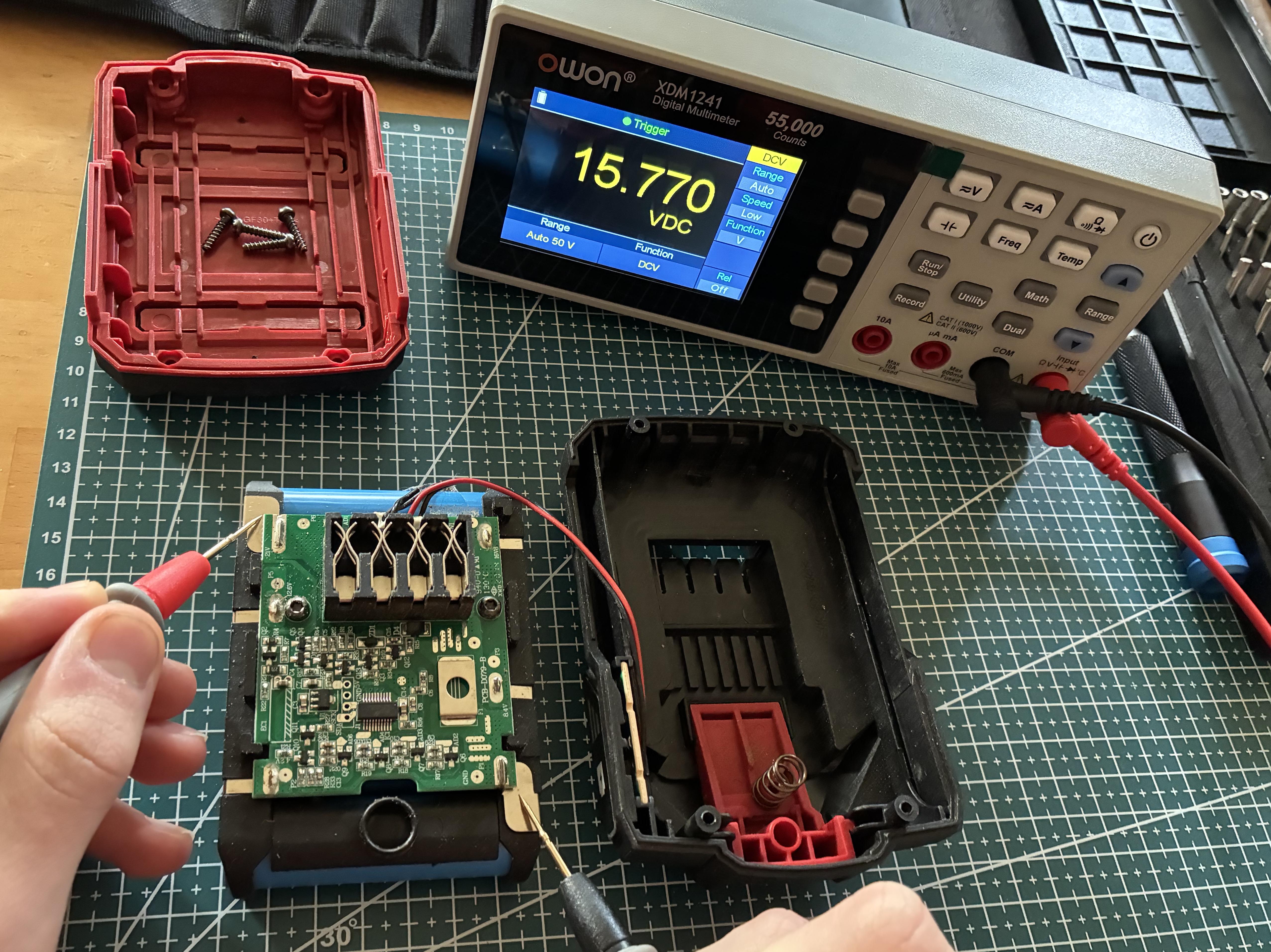 Und an der 20-V-Powerrail des BMS nochmal kontrolliert